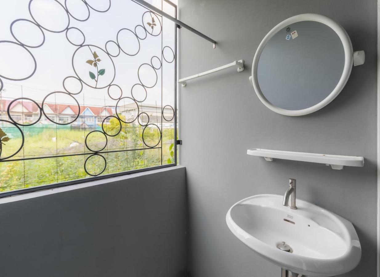ホテル Middleway House バンコク都 エクステリア 写真